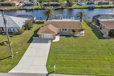 Casa en venta en Port Charlotte, Florida, 2 dormitorios, 115.57 m2 № 1438748 - foto 2