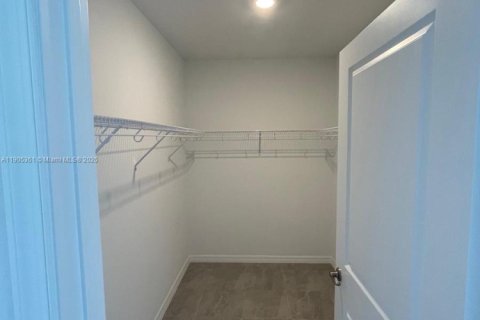 Casa en venta en Port St. Lucie, Florida, 4 dormitorios, 197.51 m2 № 1955955 - foto 7