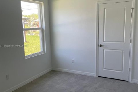 Casa en venta en Port St. Lucie, Florida, 4 dormitorios, 197.51 m2 № 1955955 - foto 10