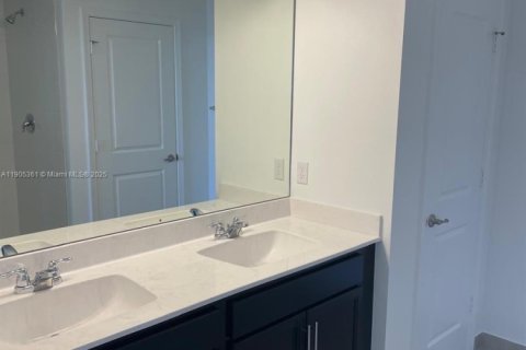 Casa en venta en Port St. Lucie, Florida, 4 dormitorios, 197.51 m2 № 1955955 - foto 9