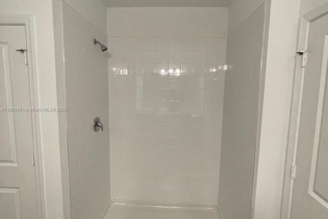 Casa en venta en Port St. Lucie, Florida, 4 dormitorios, 197.51 m2 № 1955955 - foto 11