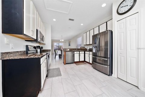 Villa ou maison à vendre à Kissimmee, Floride: 5 chambres, 210.7 m2 № 2143778 - photo 9