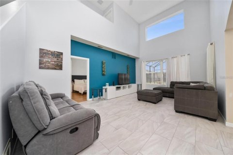 Villa ou maison à vendre à Kissimmee, Floride: 5 chambres, 210.7 m2 № 2143778 - photo 5
