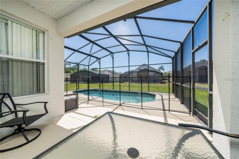 Villa ou maison à vendre à Kissimmee, Floride: 5 chambres, 210.7 m2 № 2143778 - photo 24