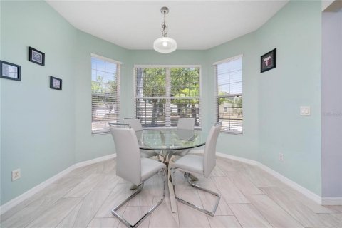 Villa ou maison à vendre à Kissimmee, Floride: 5 chambres, 210.7 m2 № 2143778 - photo 10
