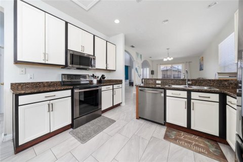 Villa ou maison à vendre à Kissimmee, Floride: 5 chambres, 210.7 m2 № 2143778 - photo 8