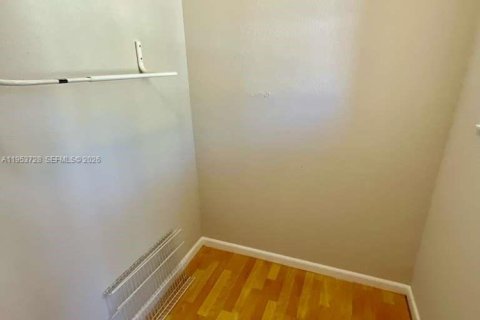 Condominio en alquiler en Miramar, Florida, 2 dormitorios, 110.55 m2 № 2009592 - foto 12