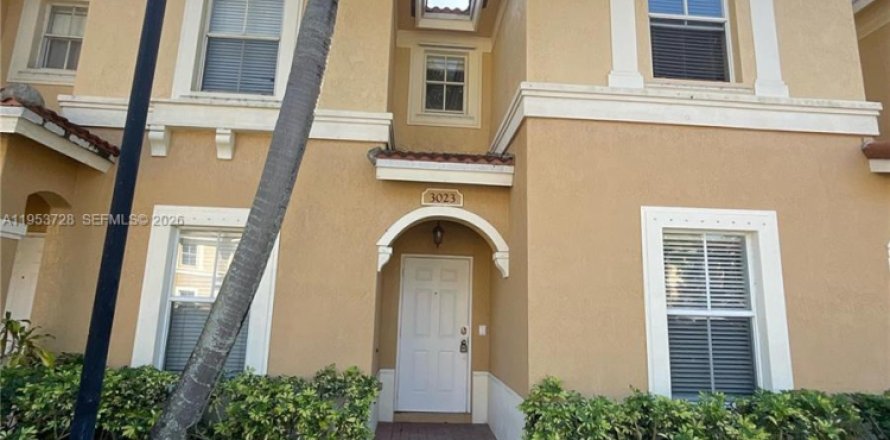 Condominio en Miramar, Florida, 2 dormitorios № 2009592