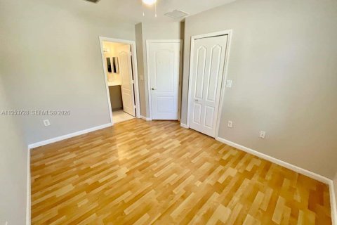 Condominio en alquiler en Miramar, Florida, 2 dormitorios, 110.55 m2 № 2009592 - foto 11