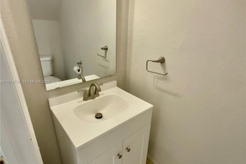 Condominio en alquiler en Miramar, Florida, 2 dormitorios, 110.55 m2 № 2009592 - foto 21