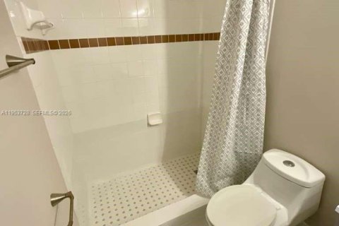 Condominio en alquiler en Miramar, Florida, 2 dormitorios, 110.55 m2 № 2009592 - foto 19