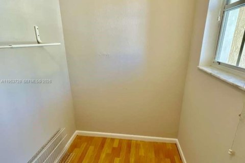 Condominio en alquiler en Miramar, Florida, 2 dormitorios, 110.55 m2 № 2009592 - foto 13