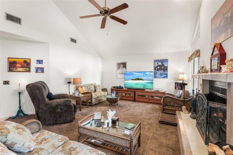 Villa ou maison à vendre à Winter Haven, Floride: 4 chambres, 243.87 m2 № 2428958 - photo 15