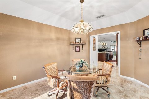 Villa ou maison à vendre à Winter Haven, Floride: 4 chambres, 243.87 m2 № 2428958 - photo 12