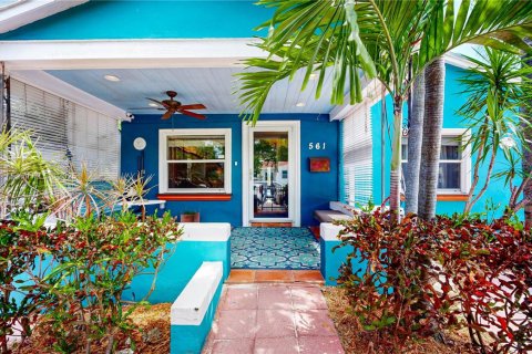 Casa en venta en Miami, Florida, 4 dormitorios, 181.72 m2 № 2062276 - foto 4