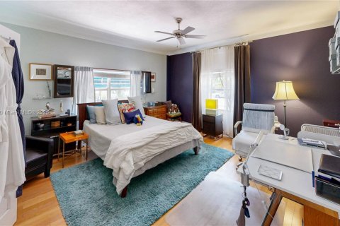 Casa en venta en Miami, Florida, 4 dormitorios, 181.72 m2 № 2062276 - foto 29