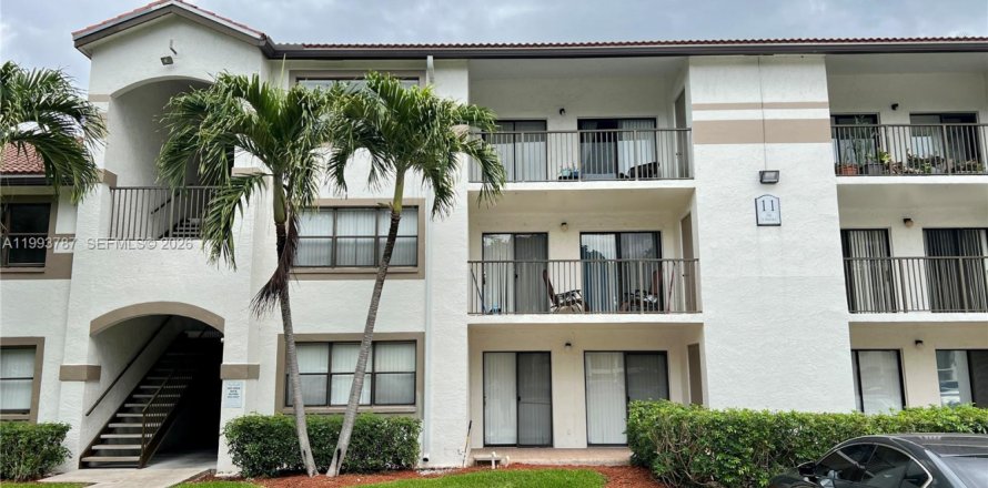 Condominio en Hollywood, Florida, 1 dormitorio  № 2055490