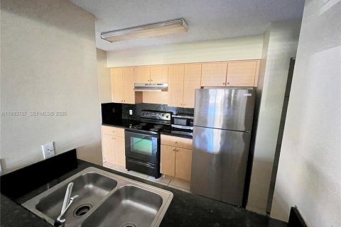 Condominio en alquiler en Hollywood, Florida, 1 dormitorio, 78.13 m2 № 2055490 - foto 5