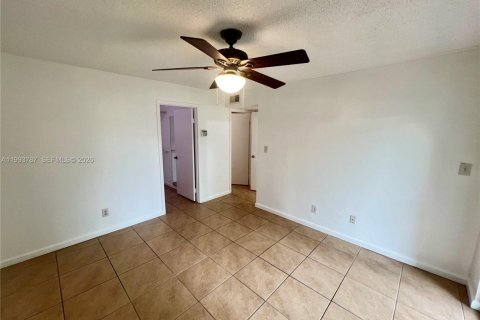 Condominio en alquiler en Hollywood, Florida, 1 dormitorio, 78.13 m2 № 2055490 - foto 7