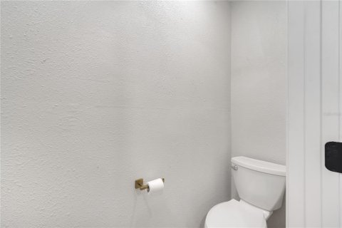 House in Orlando, Florida 3 bedrooms, 178.56 sq.m. № 1805198 - photo 18