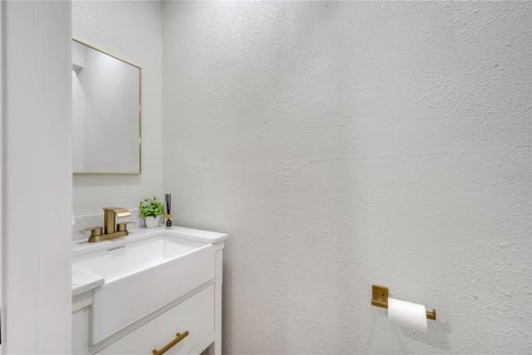 House in Orlando, Florida 3 bedrooms, 178.56 sq.m. № 1805198 - photo 17