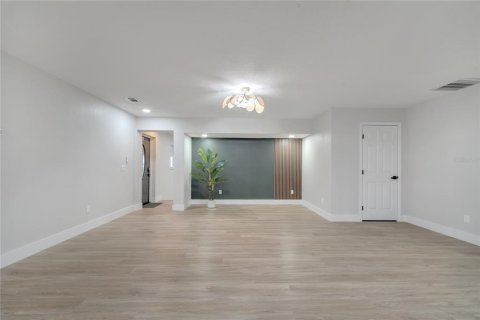 House in Orlando, Florida 3 bedrooms, 178.56 sq.m. № 1805198 - photo 21