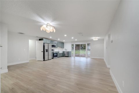House in Orlando, Florida 3 bedrooms, 178.56 sq.m. № 1805198 - photo 20