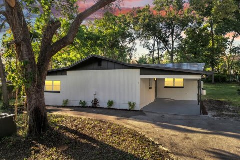 House in Orlando, Florida 3 bedrooms, 178.56 sq.m. № 1805198 - photo 2