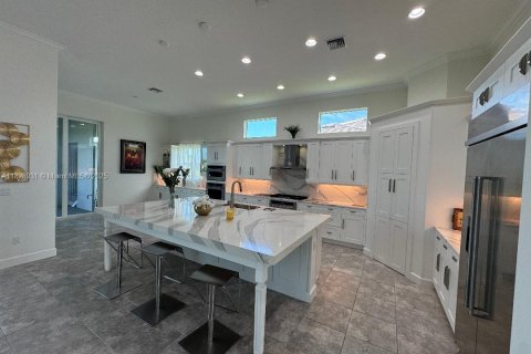 House in Westlake, Florida 5 bedrooms, 347.27 sq.m. № 1809471 - photo 4