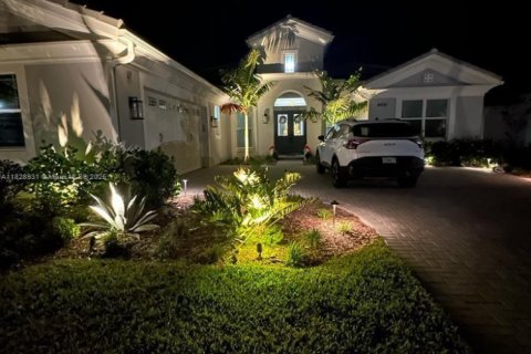 House in Westlake, Florida 5 bedrooms, 347.27 sq.m. № 1809471 - photo 12