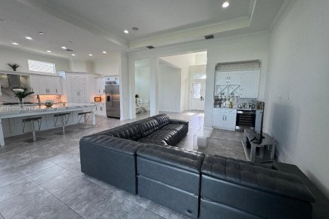 House in Westlake, Florida 5 bedrooms, 347.27 sq.m. № 1809471 - photo 23