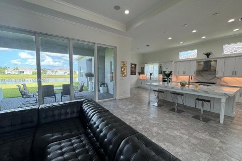 House in Westlake, Florida 5 bedrooms, 347.27 sq.m. № 1809471 - photo 2