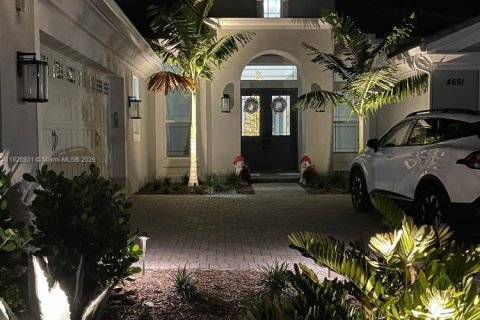 House in Westlake, Florida 5 bedrooms, 347.27 sq.m. № 1809471 - photo 13