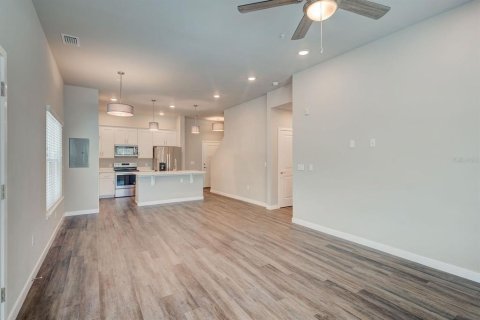 Appartement à louer à Gainesville, Floride: 2 chambres, 130.06 m2 № 2385960 - photo 2