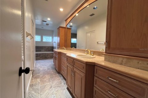 House in Winter Park, Florida 4 bedrooms, 366.78 sq.m. № 1882907 - photo 16