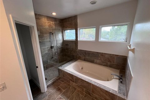 House in Winter Park, Florida 4 bedrooms, 366.78 sq.m. № 1882907 - photo 17