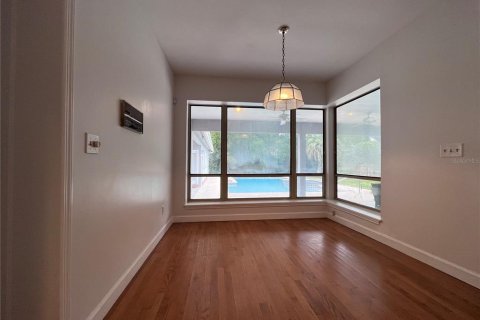 House in Winter Park, Florida 4 bedrooms, 366.78 sq.m. № 1882907 - photo 8