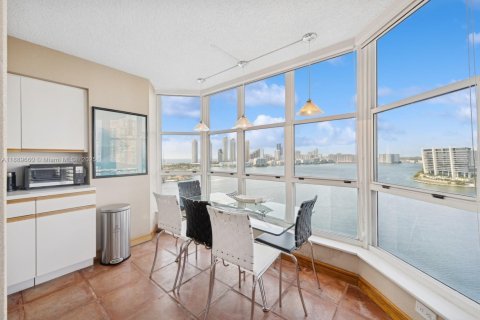 Copropriété à vendre à Aventura, Floride: 3 chambres, 232.53 m2 № 1938596 - photo 4