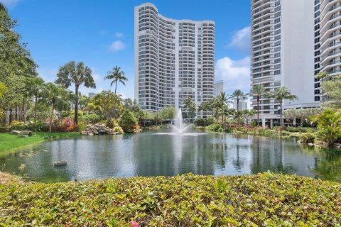 Copropriété à vendre à Aventura, Floride: 3 chambres, 232.53 m2 № 1938596 - photo 19