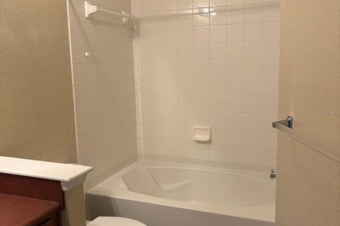 Condo in Orlando, Florida, 2 bedrooms № 2202510 - photo 9