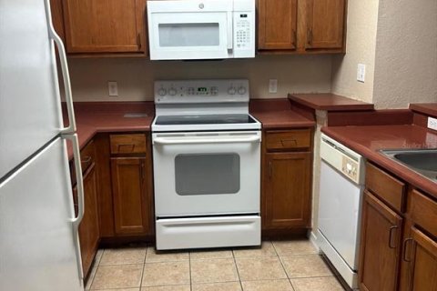 Condo in Orlando, Florida, 2 bedrooms № 2202510 - photo 3