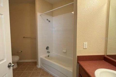 Condo in Orlando, Florida, 2 bedrooms № 2202510 - photo 10