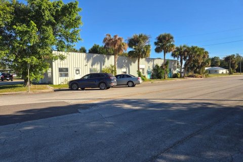 Commercial property in Okeechobee, Florida № 1555928 - photo 1