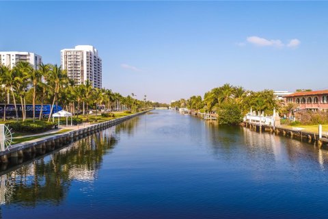 Townhouse in Aventura, Florida 4 bedrooms, 297.29 sq.m. № 1949445 - photo 3