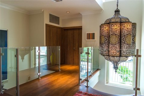 Townhouse in Aventura, Florida 4 bedrooms, 297.29 sq.m. № 1949445 - photo 25