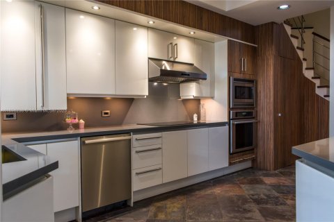 Townhouse in Aventura, Florida 4 bedrooms, 297.29 sq.m. № 1949445 - photo 17