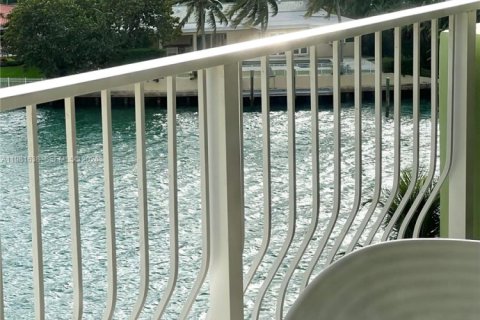 Купить кондоминиум в Бей-Харбор-Айлендс, Флорида 1 спальня, 88.26м2, № 2043600 - фото 20