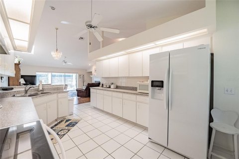 House in Lakeland, Florida 3 bedrooms, 185.99 sq.m. № 1893754 - photo 12
