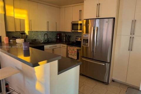 Купить кондоминиум в Авентура, Флорида 2 спальни, 114.46м2, № 1998525 - фото 2