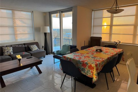 Купить кондоминиум в Авентура, Флорида 2 спальни, 114.46м2, № 1998525 - фото 10